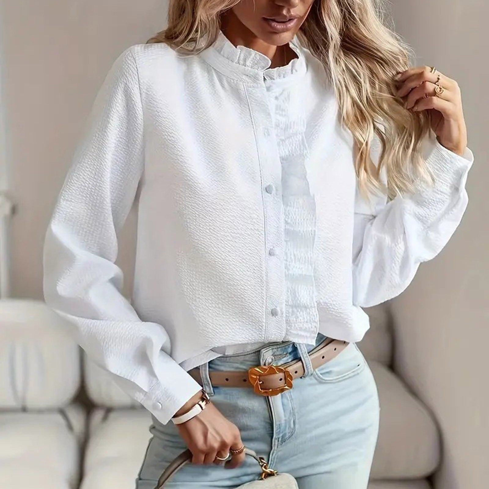 thumbnail image 2 of Blusa de mujer con estampado de rayas y cuello en V: camisa holgada de manga larga, versátil para ocasiones informales o de trabajo, 2 of 7